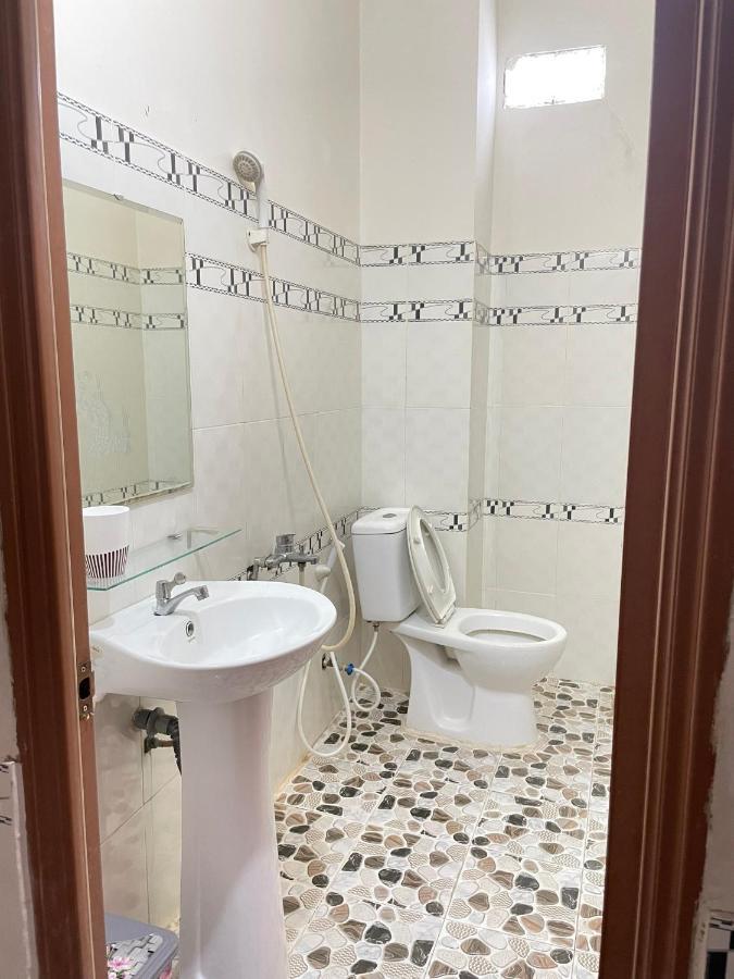 Khách sạn Quynh Hoa 2*